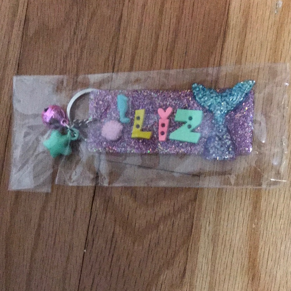 🧜‍♀️ NWT “Liz” Keychain with mermaid tail